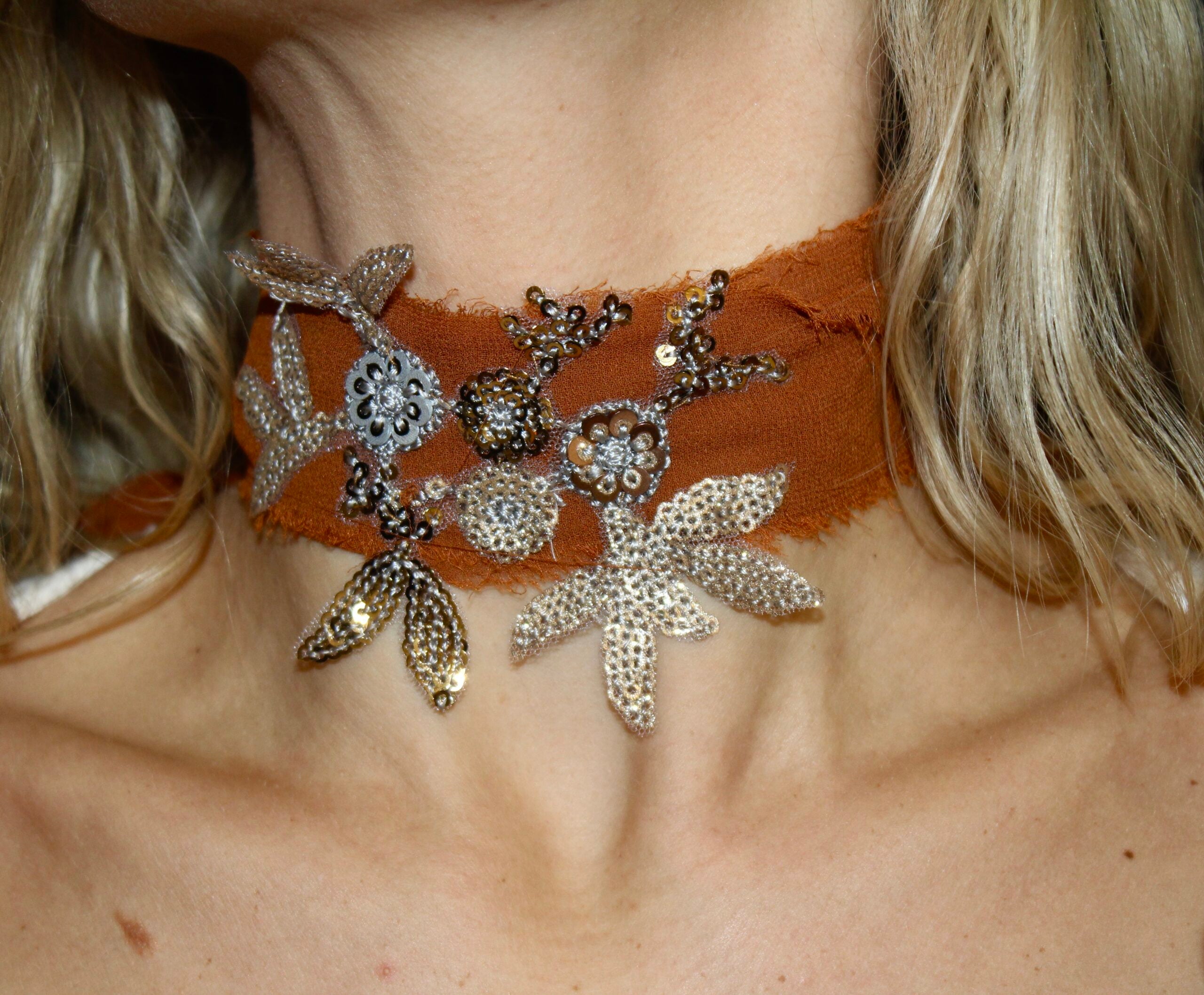 Gargantilla Chantilly caldera