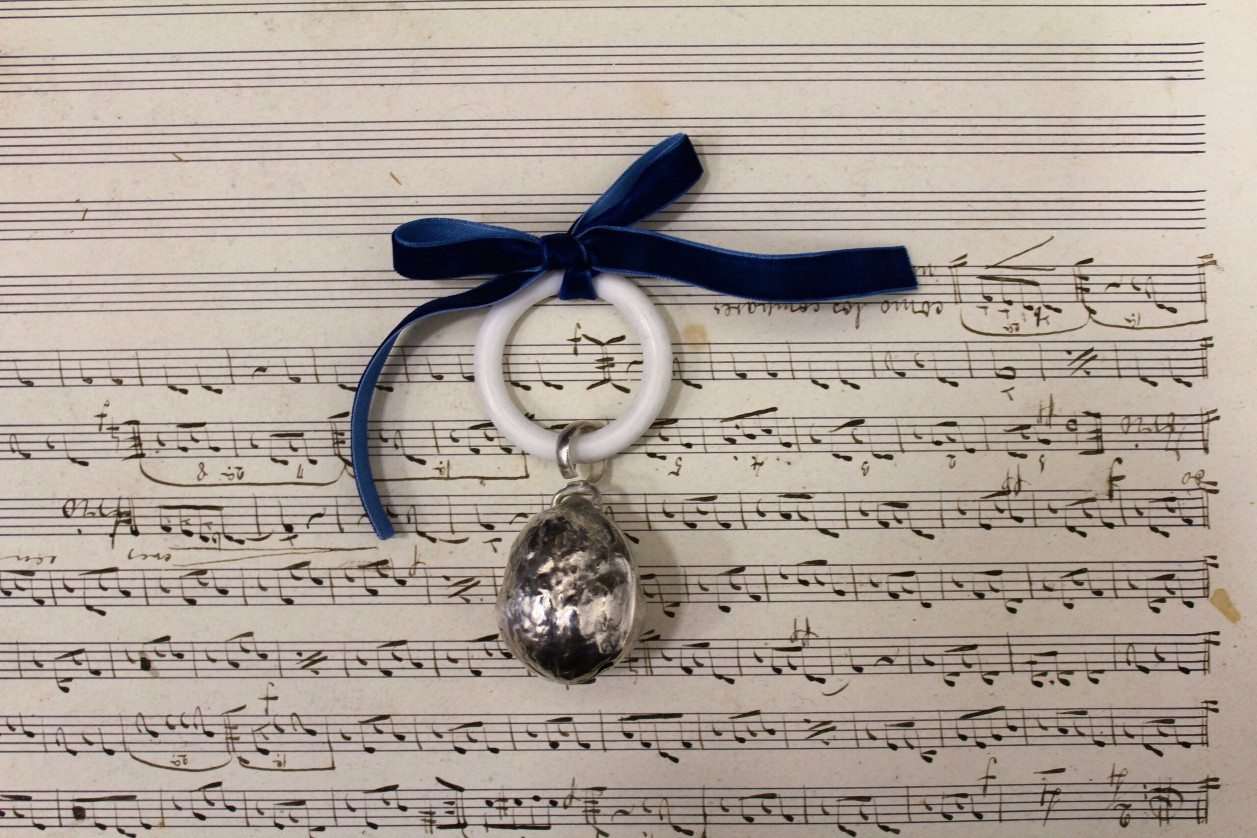 Sonajero vintage de Nuez - Lazo de color personalizable