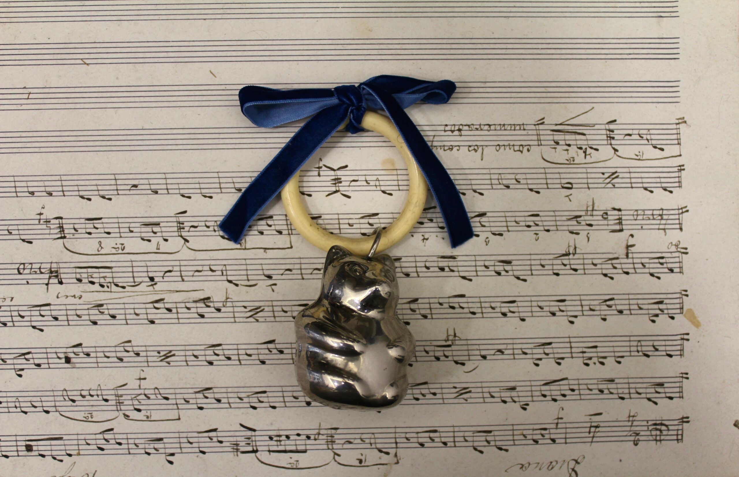 Sonajero vintage de Oso - Lazo de color personalizable